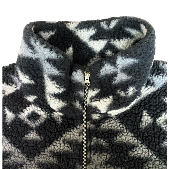 Old Navy Black Gray Aztec Print 1/2 Zip Fleece Pullover Womens Size L - Picture 3 of 8